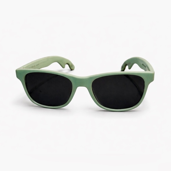 PINK Victoria's Secret Accessories - Victoria Secret Sunglasses in Sea Green. #Summer #Beach #Sunglasses #Vacation